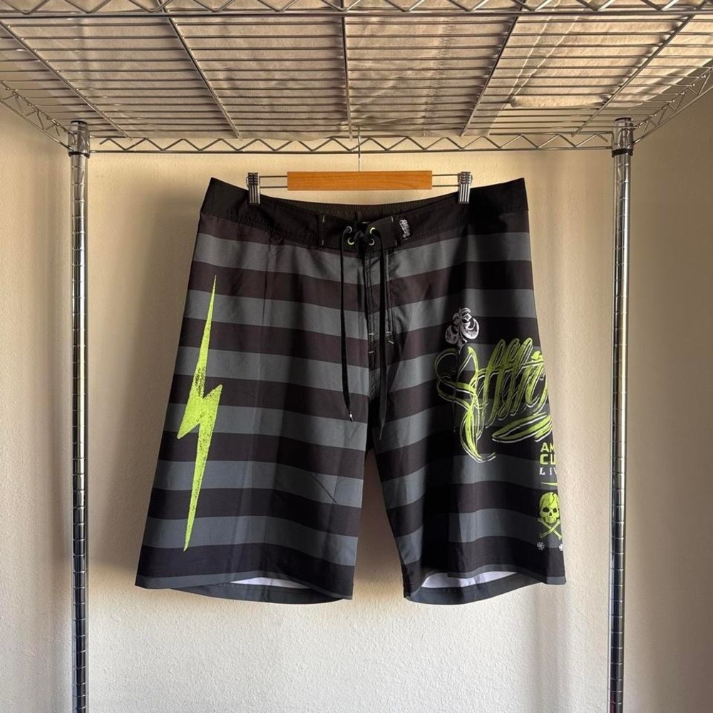 Affliction American Customs Black Gray Skull Lightning Board Shorts Sz 40